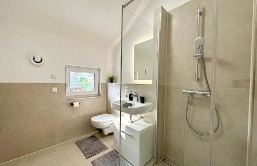 LIVA Stays - Henstedt Ulzburg - Nähe Hamburg & Flughafen - Nähe Bahnhof - Terrasse - Smart-TV - Foto 4