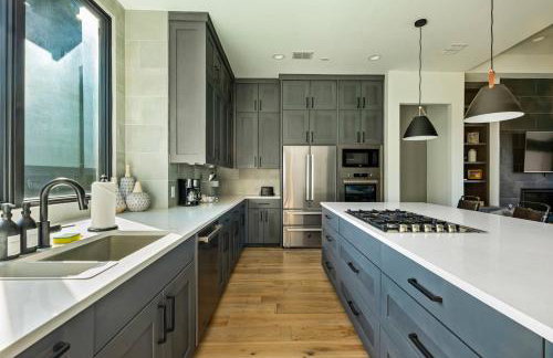 Luxe 3BR Lake Escape - BBQ Firepit & Pickleball - Foto 16