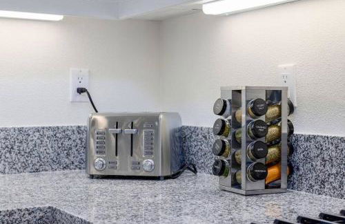 Near Coachella and Stagecoach Palm Springs , PGA resort Villa ,Golf, community pool, gym - Photo 13