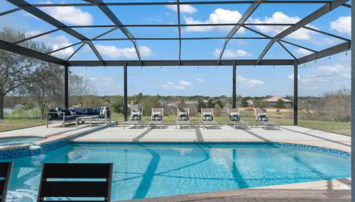 Fabulous Windsor Hills View - Huge pool deck - newly redecorated open plan - Foto 2