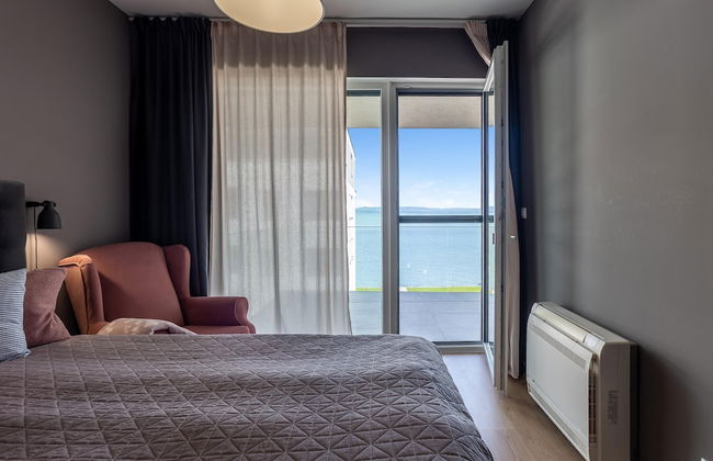 Lakefront Elegant Condo Lela - Foto 14