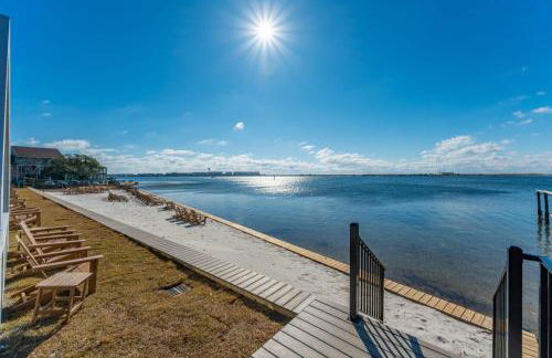 Luxury Waterfront Cabin 8 - Foto 3