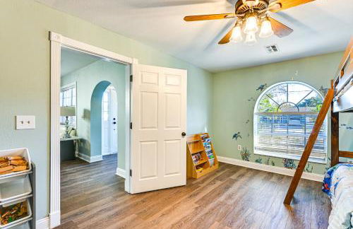 1 Block to Sims Park Spacious Getaway with Balcony - Foto 24