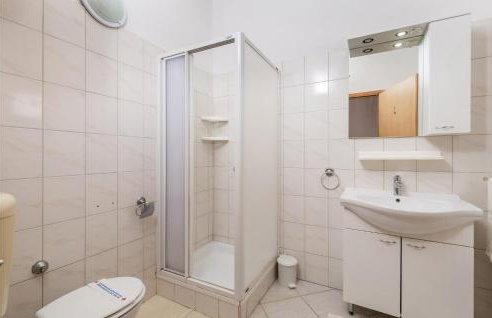 1 Bedroom Lovely Apartment In Bosana - Photo 24