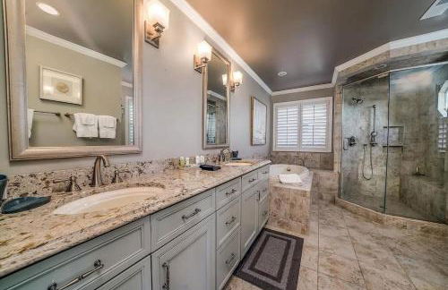 Backyard Oasis- Steps 2 Beach, Private Pool & Bar, Sleeps 16, 7 Bedrooms 5 and a half bathrooms "The Lucky Penny" - Foto 42