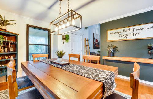 Riverfront Cuero Vacation Home with Spacious Deck! - Foto 7