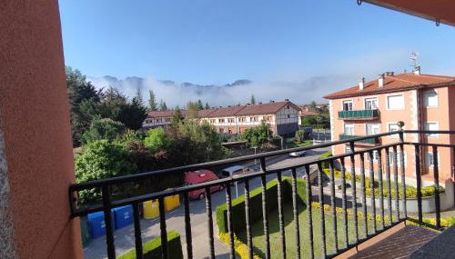 Precioso y céntrico piso en Villasana de Mena - Foto 3