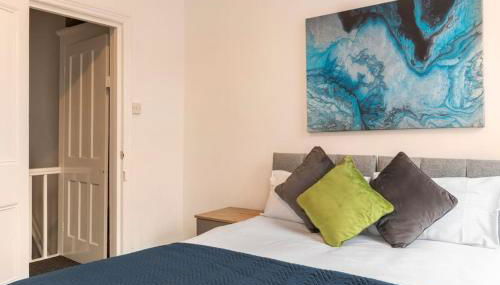 3-bedroom Home in Liverpool L15 with FREE Parking - Foto 2