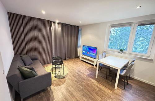 Modern 2 Bedroom Apartment near train station - Foto 1