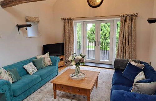 Luxury Victorian Hayloft barn self contained - Photo 14