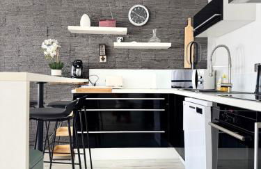 LA PROVENCE - '' TRAVELLER AWARD 2026 '' - Charming modern family apartment, pool & private parking near Avignon, fully renovated with interior-architect design - Foto 12