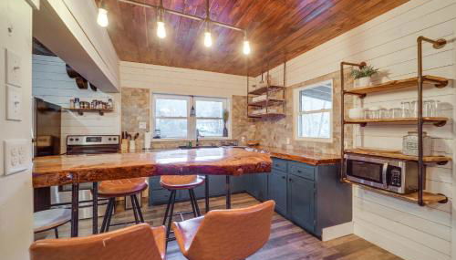 Rural Outdoor Oasis! Edgemont Cabin with Fire Pit - Foto 4