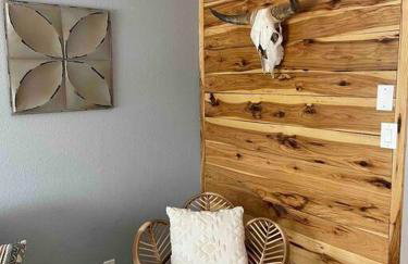 Comfy, contemporary quiet retreat vacation home with views - Foto 38