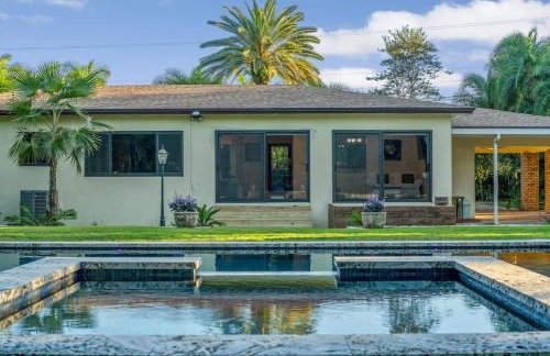 The Garden House Hot Tub Pool and Lush Garden Oasis - Foto 2