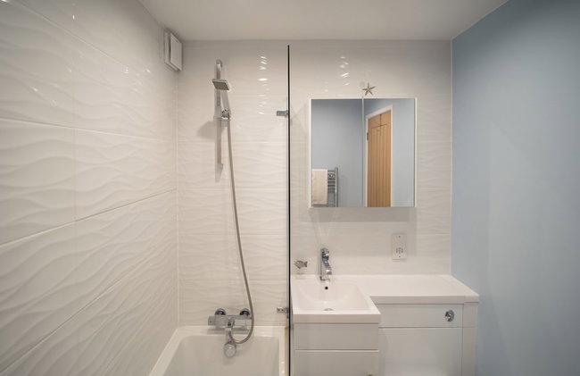 Stunning 2 bed Seaside Apartment With Sea Views - Foto 42