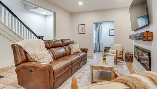 Game Room and Backyard Modern Altoona Home! - Foto 5