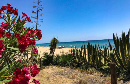 Beach house with private swimming pool * 5 min walk to the beach - Foto 45