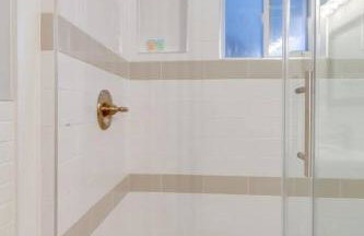 Music City Charmer Tons of Beds Thirty Day Minimum - Foto 42