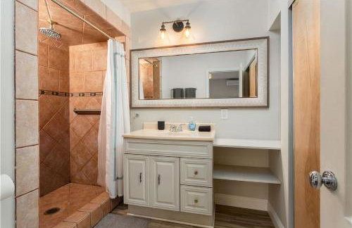 Downtown Culver City House w/ Backyard, AC & Garage - Foto 11