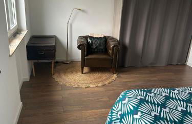 Vaste appartement avec parking gratuit, borne dispo et espace de travail - Foto 12