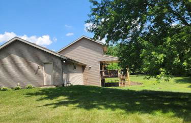 Whispering Woods Estate - Relax, Recharge, Connect - 12 wooded acres, 3 Bedrooms, 3 Baths, sleeps 10 - Foto 8