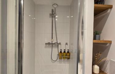 Luxury, Spacious 3 Bedroom, Beachfront Apt with Parking & Courtyard - Shoreside - Foto 26