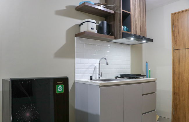 Modern Look and Homey Studio Apartment LRT City Jatibening - Foto 7