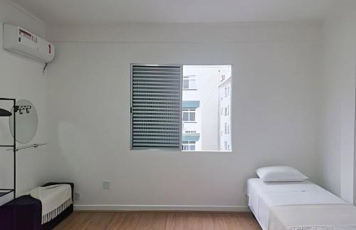 Varanda ensolarada a alguns passos do mar - Foto 20