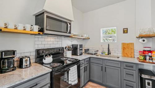 5BR Home 3 min to Paseo Arts #04 - Foto 3, stove, toaster