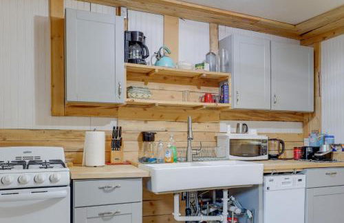 2 Mi to Dtwn Pet-Friendly Casper Apt! - Photo 11