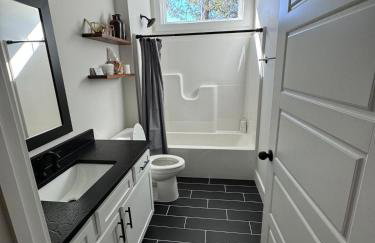 Modern Luxury Getaway Hot Tub NEW Gameroom - Foto 29