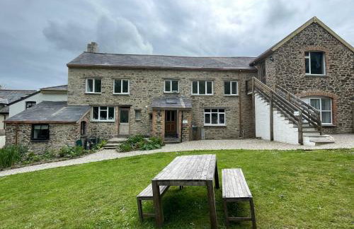 THE OLD RECTORY ROSE COTTAGE in Jacobstow 10 mins to Widemouth bay and Crackington Haven,Nearby Bude,Tintagel,Port Issac,Clovelly,PARKING FOR LARGE AND MULTIPLE VEHICLES - Foto 2