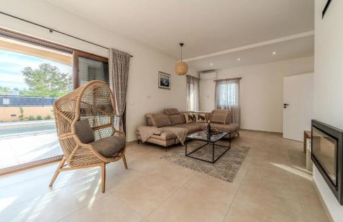 4 Bedroom Cozy Home In Jovici - Photo 24