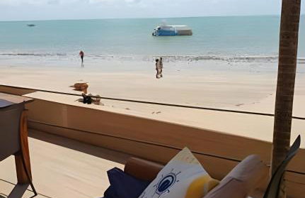 Apartamento na praia, 2 quartos e área de lazer - Foto 35