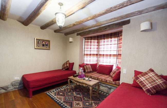 Artsy & Luxury Sacred Valley House - Photo 12