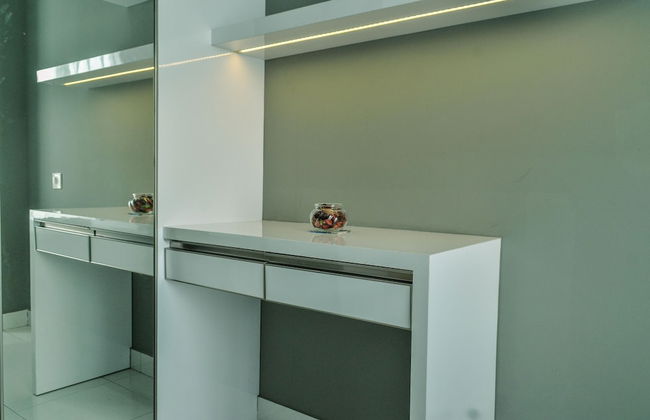 Homey and Comfy 1BR at Casa de Parco Apartment - Foto 5