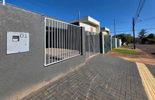 Casa 01 com 2 quartos, churrasqueira 15min centro - Foto 13