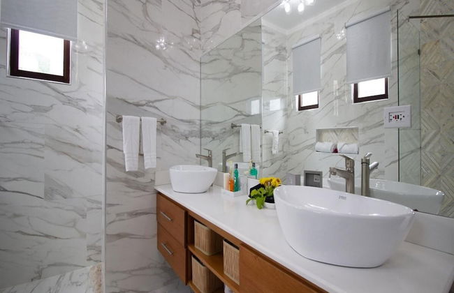 Villa 99 - 3 Bed w Private Pool - Photo 35