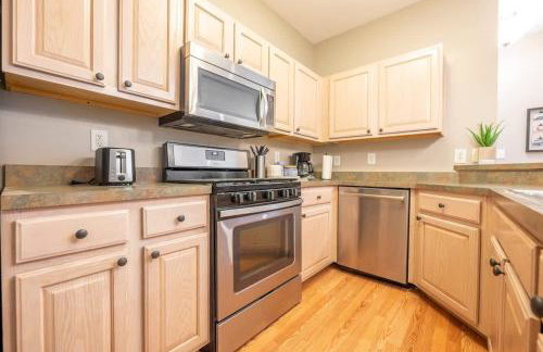 6BR Downtown Side-by-Side Townhomes 2 Garages - Foto 40