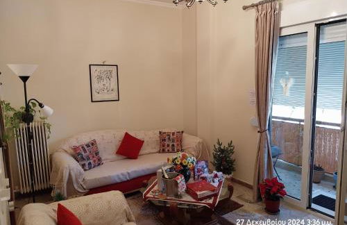 Cozy & Bright Home - 50m from metro station Άg Antonios - Photo 2