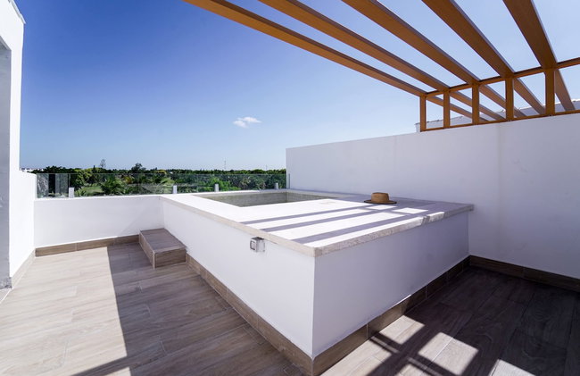 Exclusive Penthouse With Picuzzi Steps From Beach - Foto 22