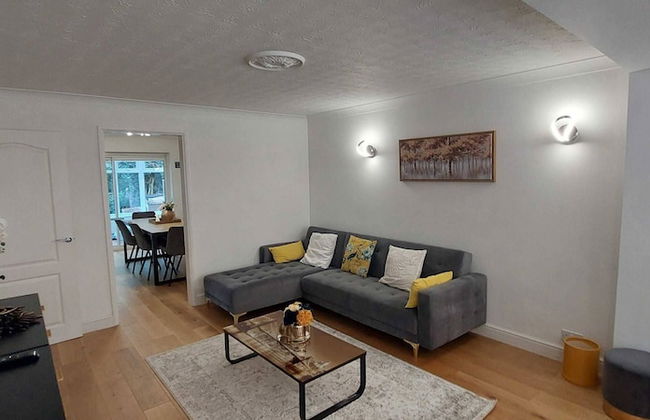 Luxury 5 Bedroom 2 BA House with Parking - Foto 21