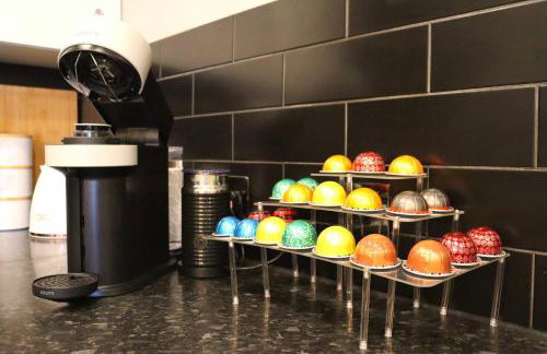 Heathrow Modern House with Parking & Fast WiFi - Foto 40