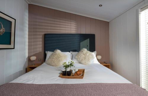 Charterhouse, Strawberryfield Park - Photo 16