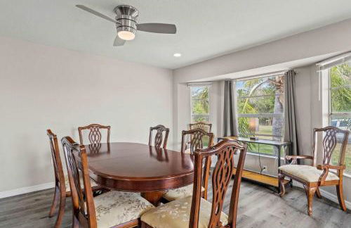 Coastal Calm 2BR Retreat Minutes to Manasota Beach - Foto 7