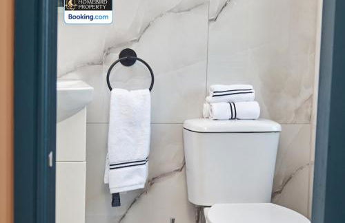 Beautiful 3BDR House By Homebird Property Management Short Lets & Serviced Accommodation Leeds With Free Parking & Free WiFi - Foto 53