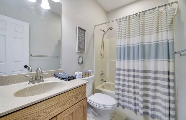 The Nest at Pinecrest by Avantstay Spacious Deck, Game Room, Fire Pit - Foto 43