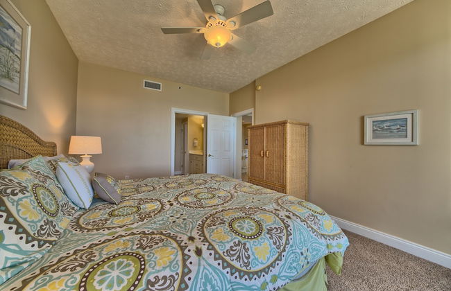 Comfortable High-Rise Condo with Beach Access - Unit 1404 by RedAwning - Foto 6