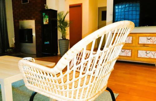 Uroczy dom na ładnym podwarszawskim osiedlu - Foto 8