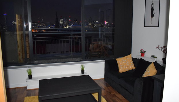 Penthouse - Amazing City Skyline Views - Balcony - FREE extra 2 hours - FREE Parking - Utilita Arena - Bullring Shopping - New St Station- Super King Size Bed - Foto 2, Profilbild